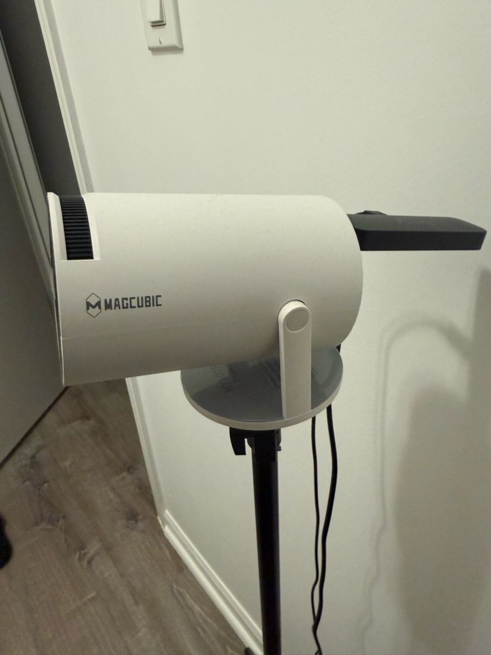 White Projector - Compact White Design - Picture 2 of 5